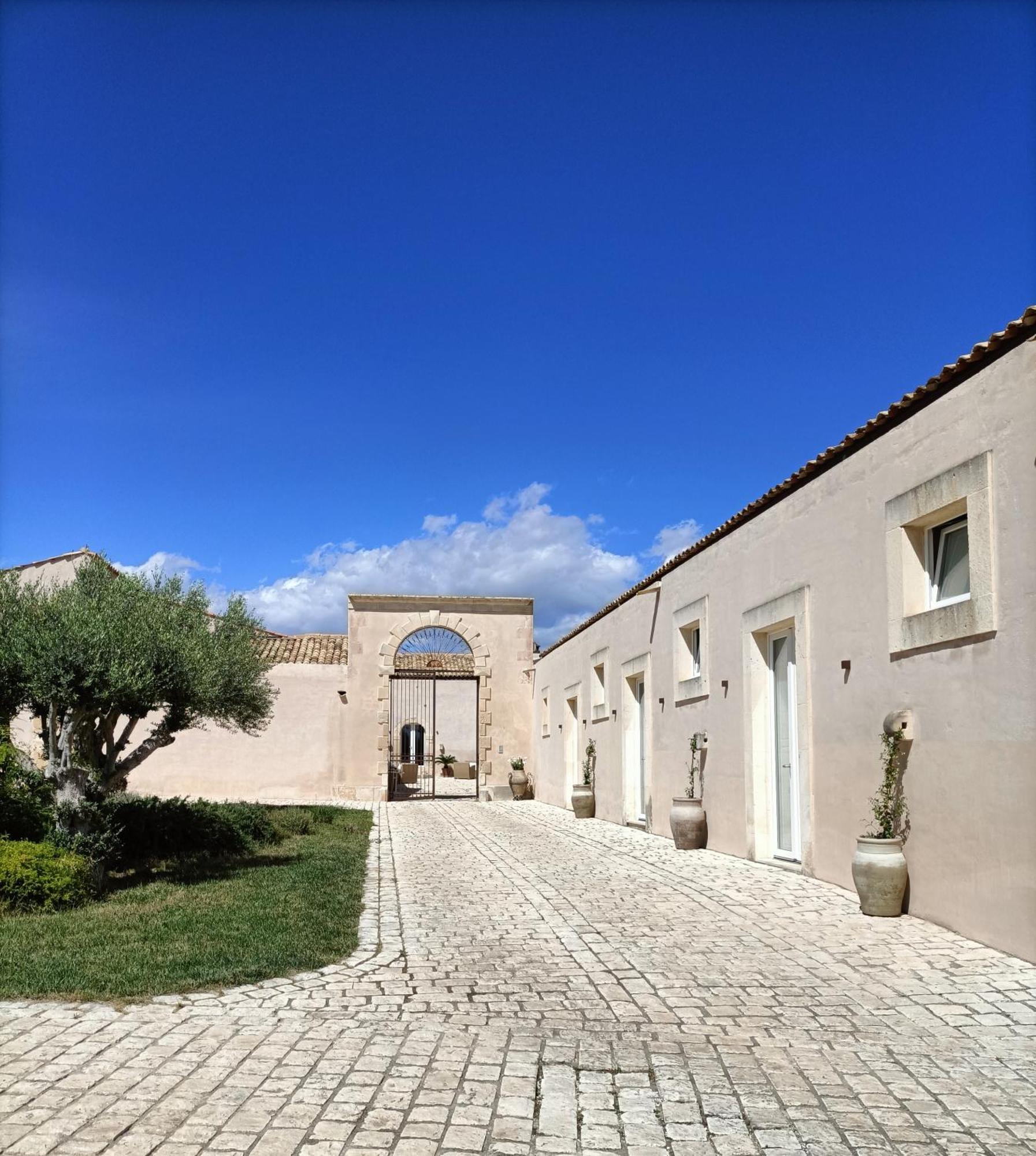 Ballium Luxury Relais Авола Екстериор снимка