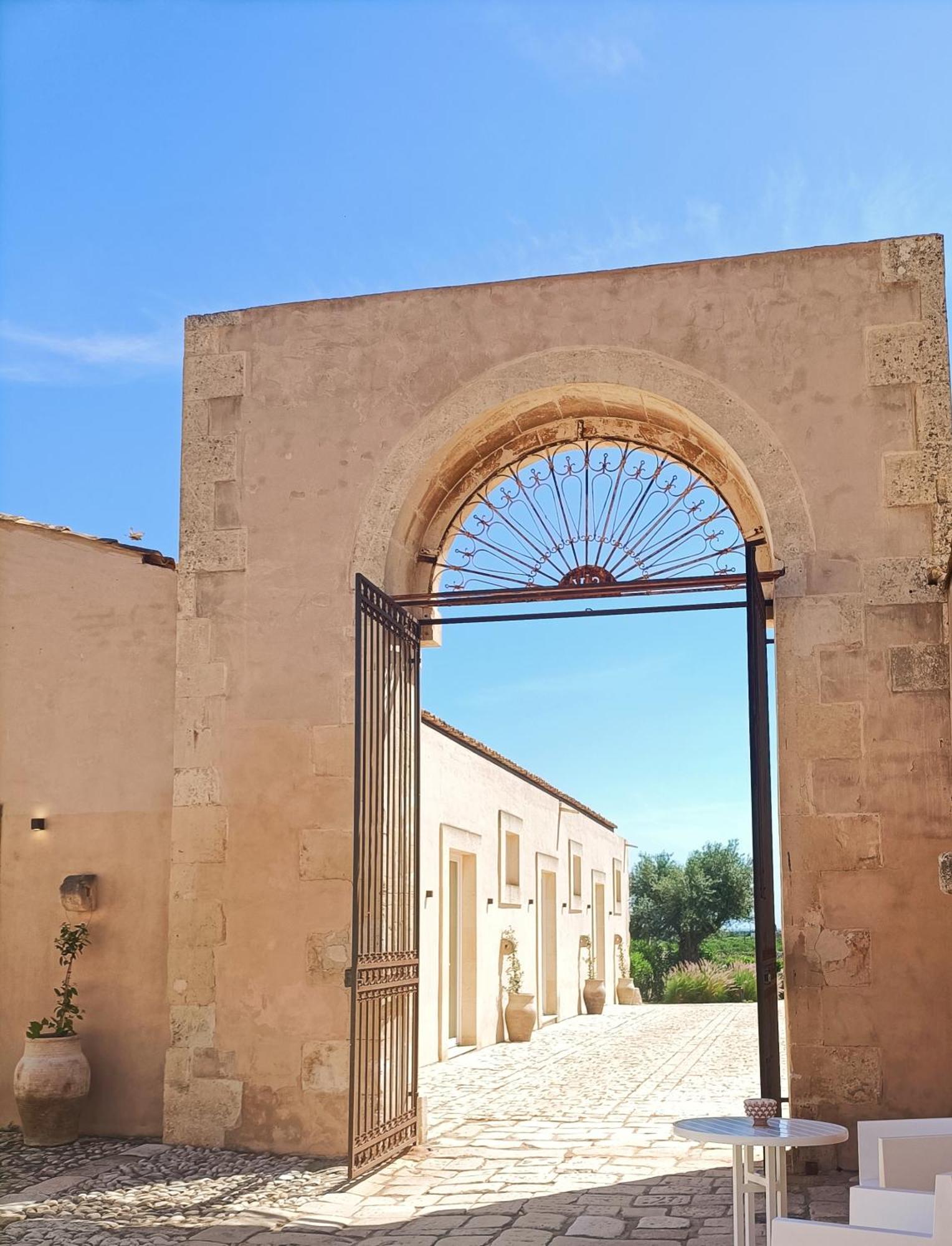 Ballium Luxury Relais Авола Екстериор снимка